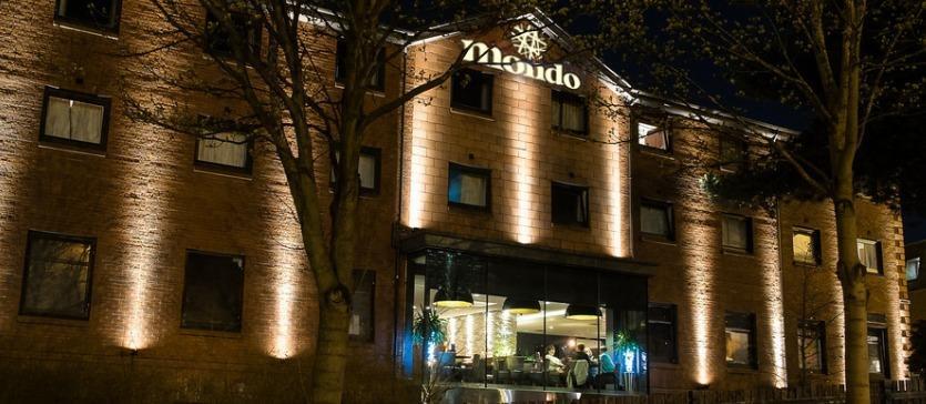 Mondo Hotel Котбридж Экстерьер фото